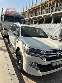 تۆیۆتا لاند کروزەر